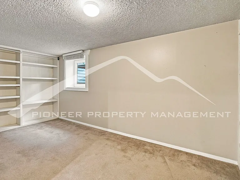 427 S Washington St — Photo 21