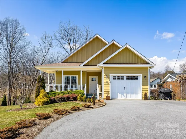 25 Cunningham St, Brevard, NC 28712
