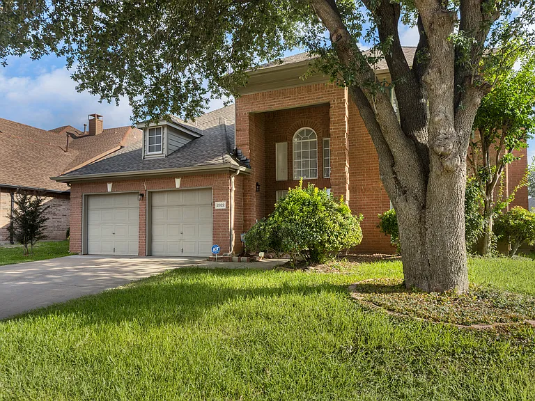 2822 Alcot Ln — Photo 1