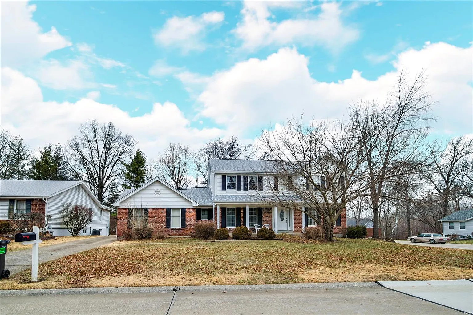 212 Hunters Pointe Dr photo 1