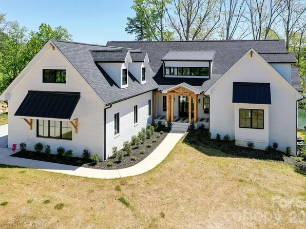 153 High Hills Dr, Mooresville, NC 28117