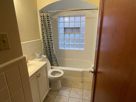 3rd image of 4964 Fyler Ave #1E