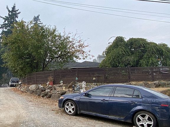 3rd image of 12615 14th Ave S