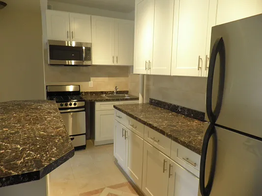 Rented by Bohemia Realty Group | media 19