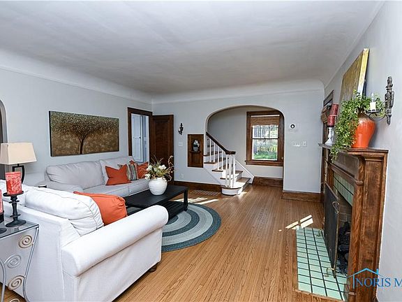 4th image of 2442 Pemberton Dr