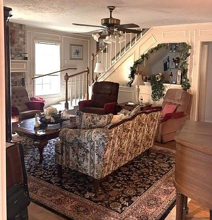 5th image of 6515 Greenvale Ln