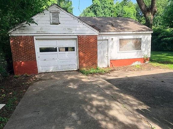 3rd image of 2757 Steele St