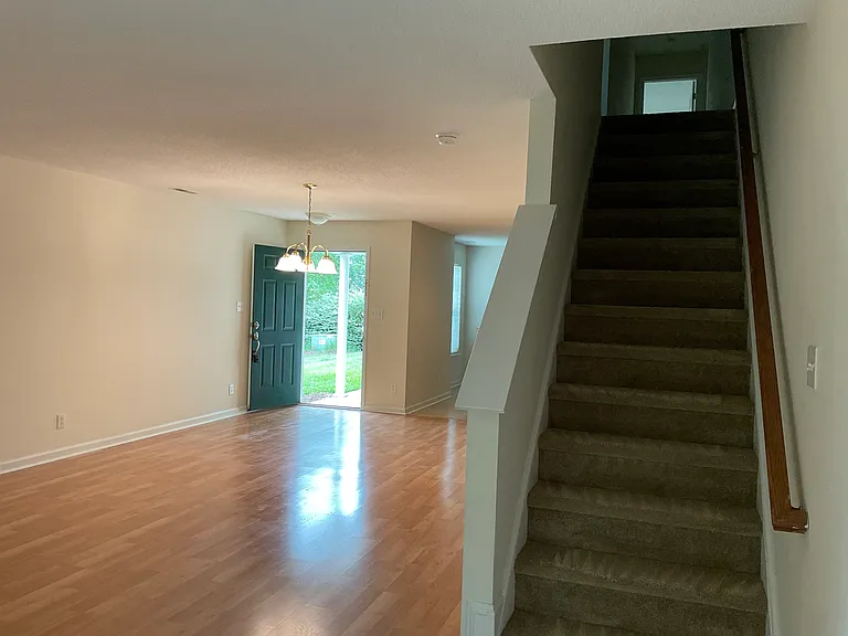 107 Higher Learning Dr — Photo 5