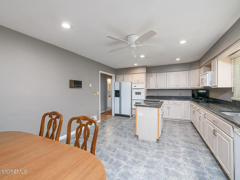 2229 Fromkin Dr — Photo 6
