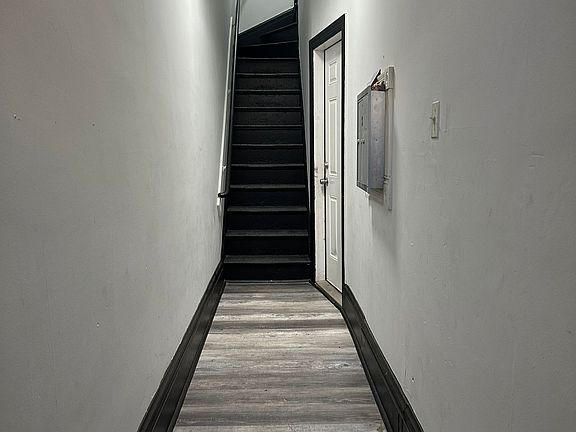 3rd image of 808 W 8th St #1