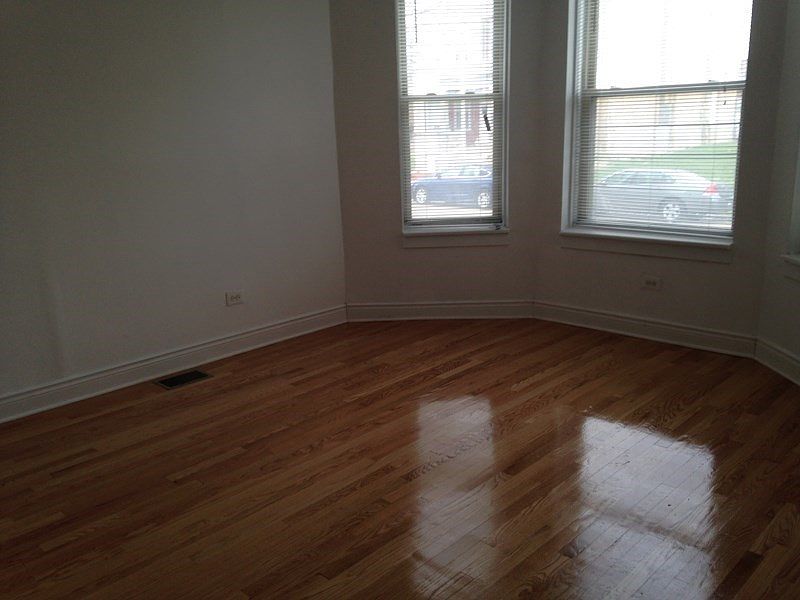 1st image of 1515 S Kolin Ave