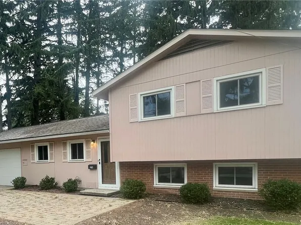 218 Nobottom Rd, Berea, OH 44017