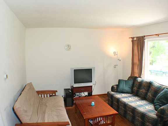 5th image of 10702 Bennington Ave