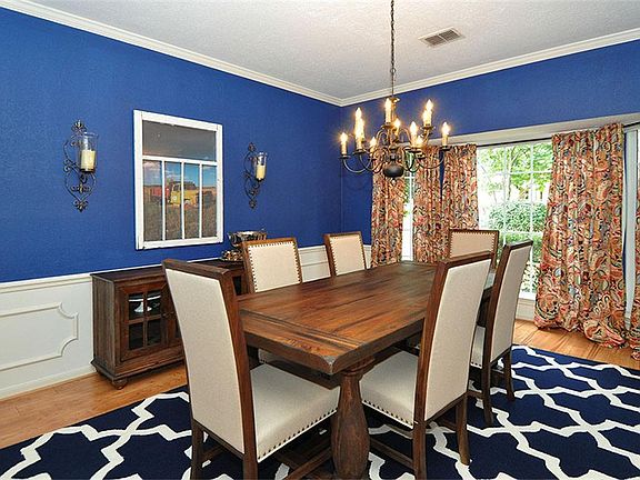 4th image of 1327 Trailwood Village Dr