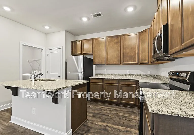 101 Langley Dr #C — Photo 3