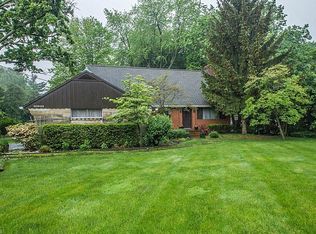 30903 Lake Rd, Bay Village, OH 44140