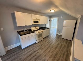 602 E Grove St APT 3A, Bloomington, IL