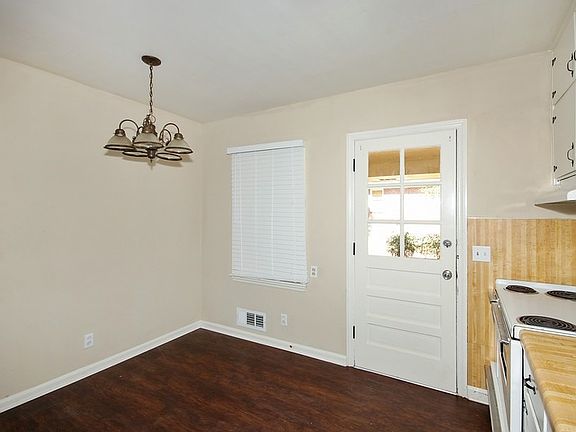 5th image of 245 Pineview Dr