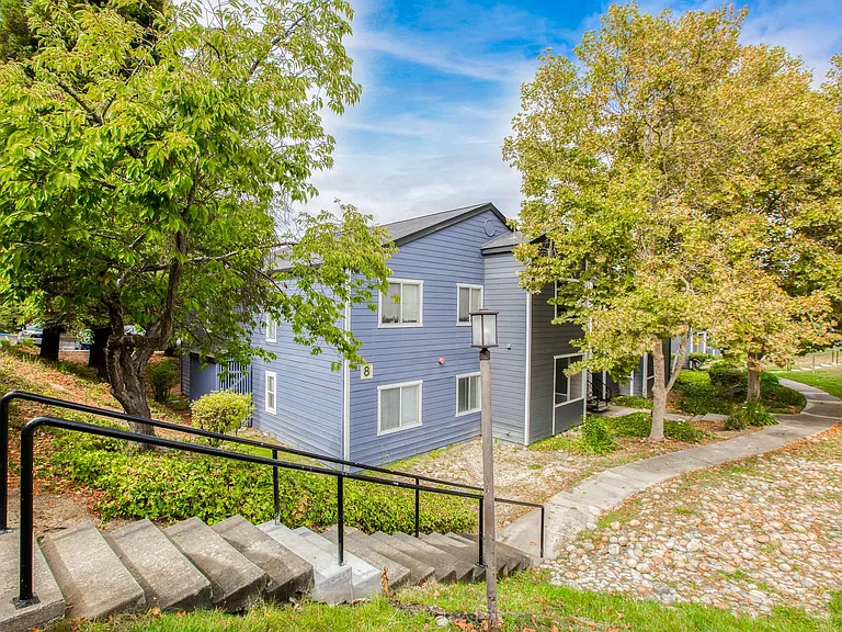 Blue Rock Village — Photo 10