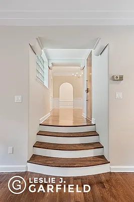 Rented by Leslie J. Garfield | media 34