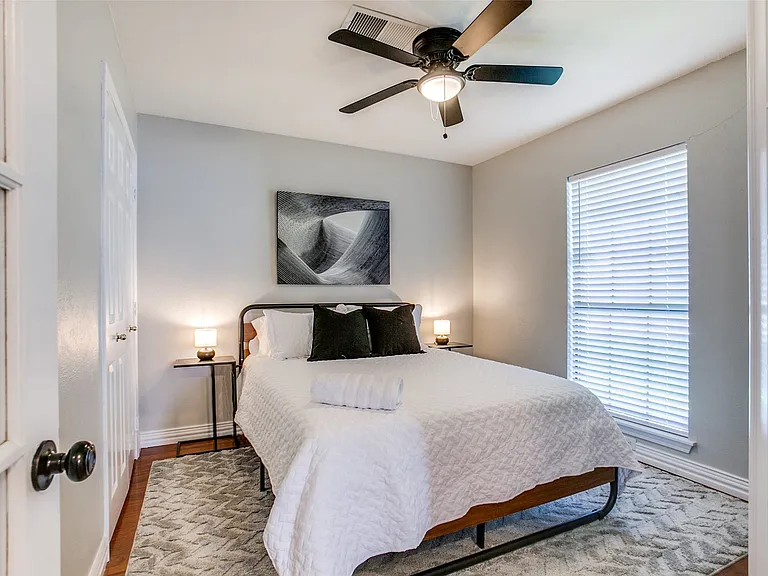 4436 Odessa Dr — Photo 13