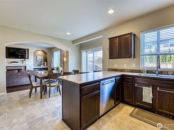 5th image of 3523 181st Street E