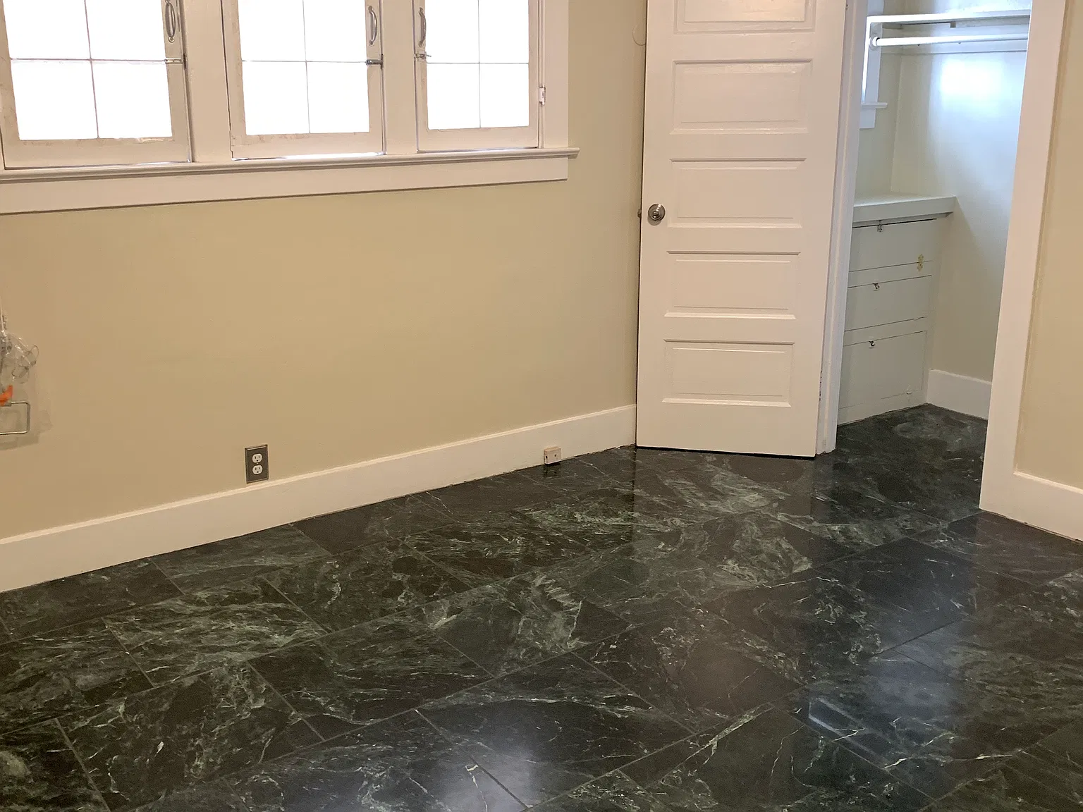 3 bed, $900 — Photo 3