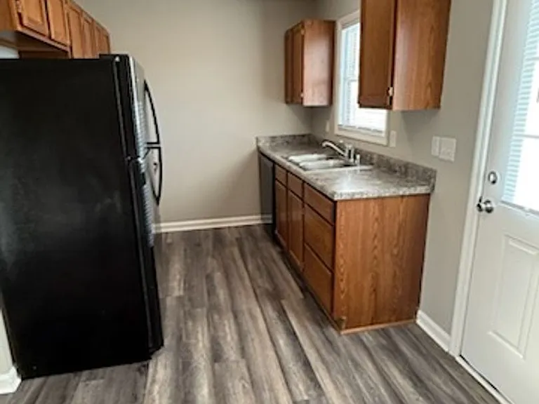 107 Manna Dr — Photo 2