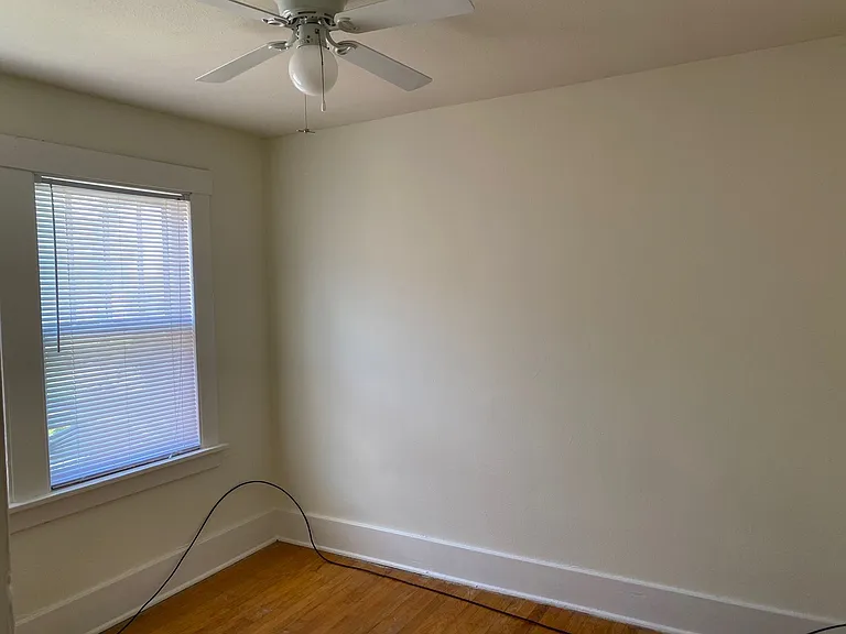 4652-54 Farnam St #4648 — Photo 4
