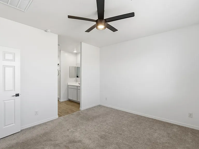 5528 W McNeil St — Photo 16