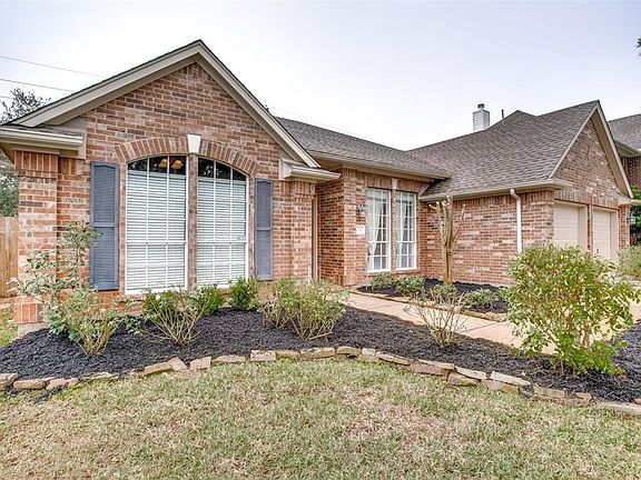 3rd image of 4030 Stonehurst Dr