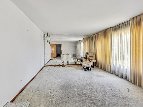 5th image of 7238 S Michigan Ave