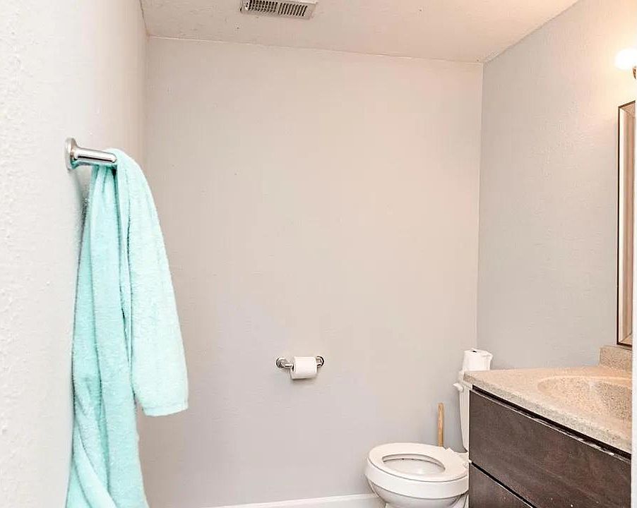1st image of 301 N 5th St APT B