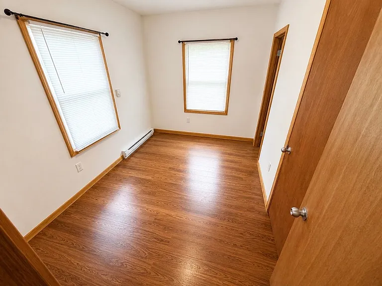 612 Bancroft St — Photo 5