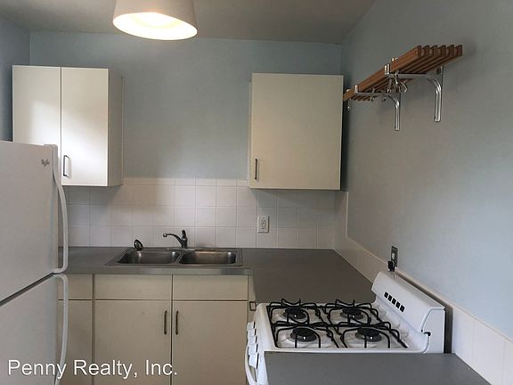2nd image of 1040 Missouri St