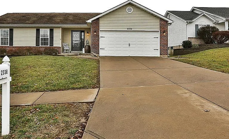 2336 Eagle Forest Dr — Photo 1