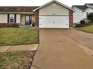 2336 Eagle Forest Dr, Saint Charles, MO 63303
