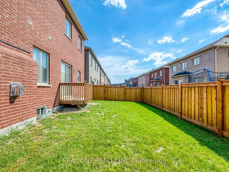 134 Goodwin Cres — Photo 44