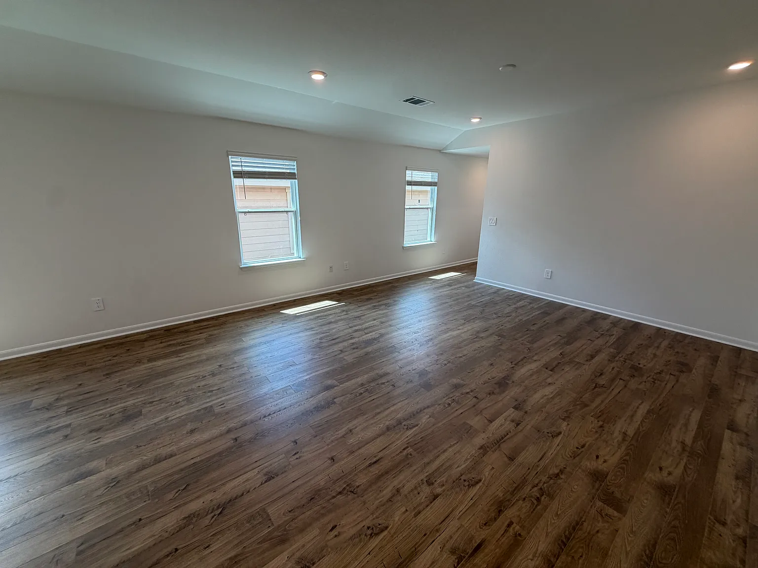 3 bed, 1535 sqft, $1,995 — Photo 2