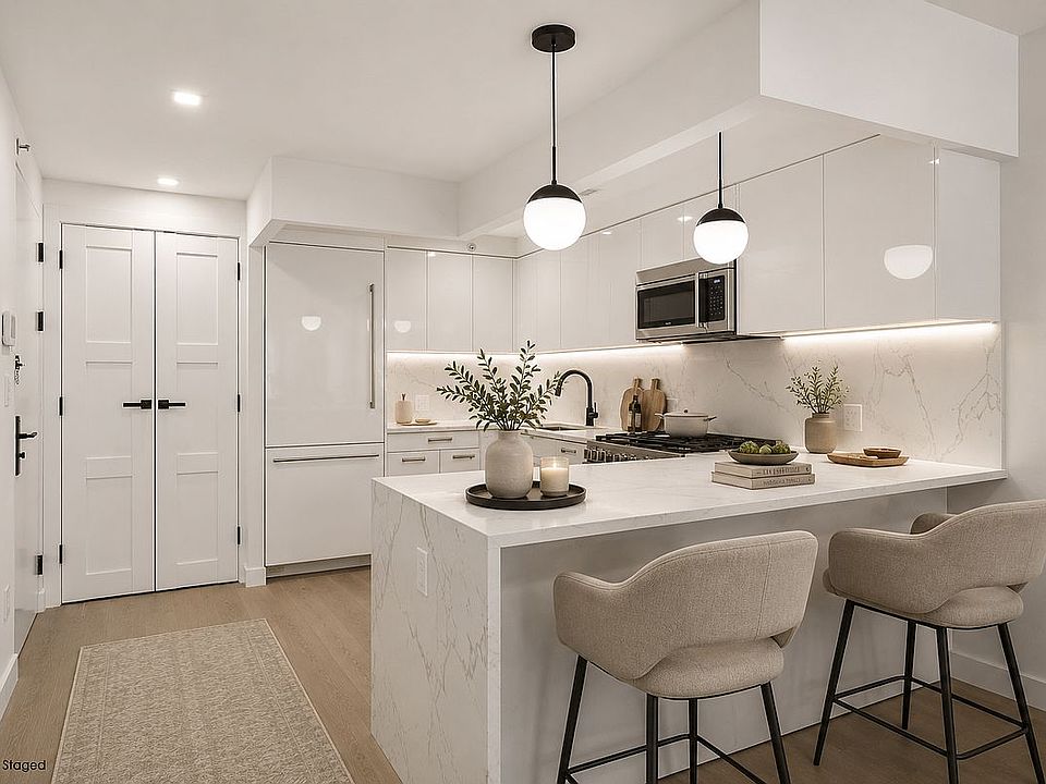1st image of 428 E 9th St #603