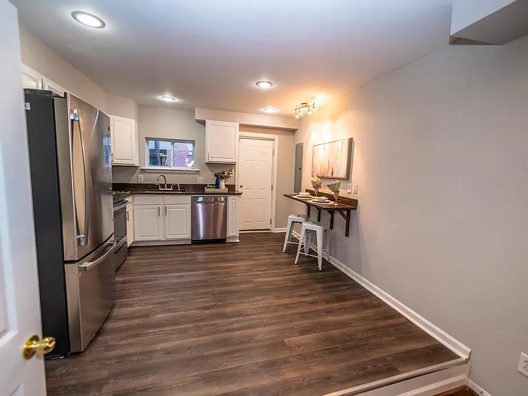 1119 Race St — Photo 8