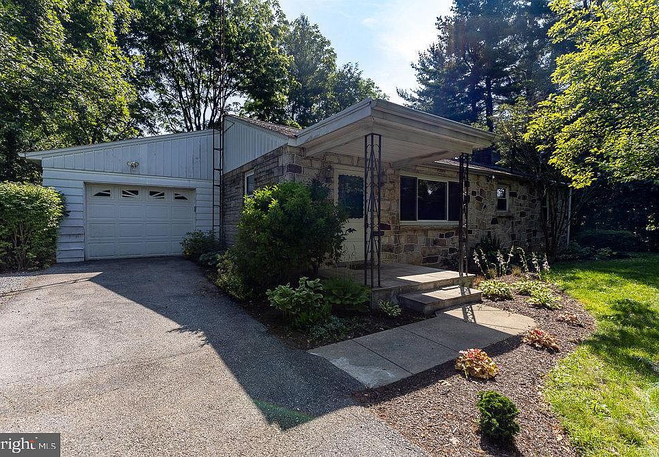 1375 Stanley Ave, Chambersburg, PA 17202 Zillow