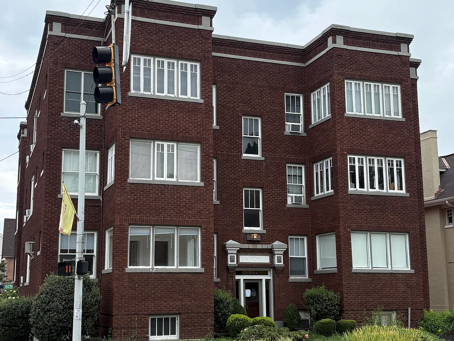 2700 Observatory Ave — Photo 1