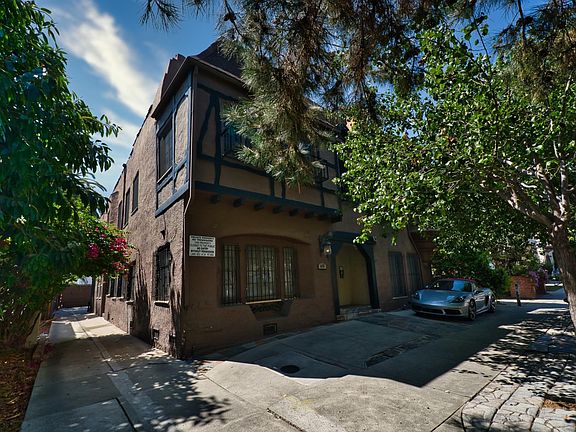 3rd image of 415 N Ogden Dr Unit 3