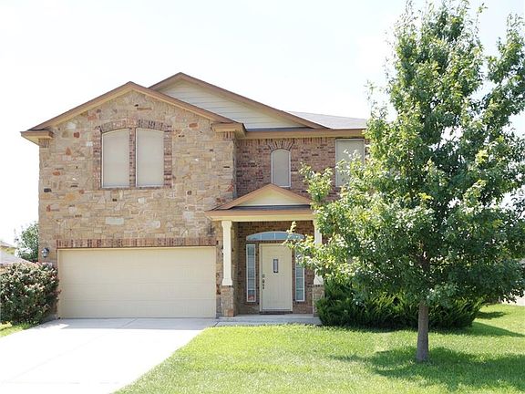 2nd image of 1004 Evergreen Farm Dr