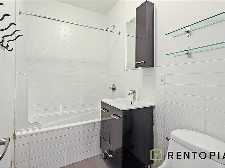 33 Meserole St #1 — Photo 13