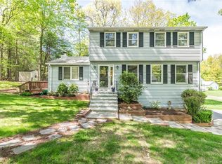 8 Tallwood Dr, Farmington, CT 06032