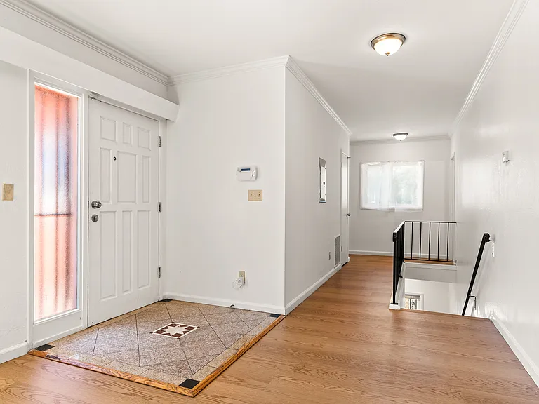 1015 82nd Ave — Photo 10