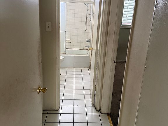 5th image of 3744 Bagley Ave