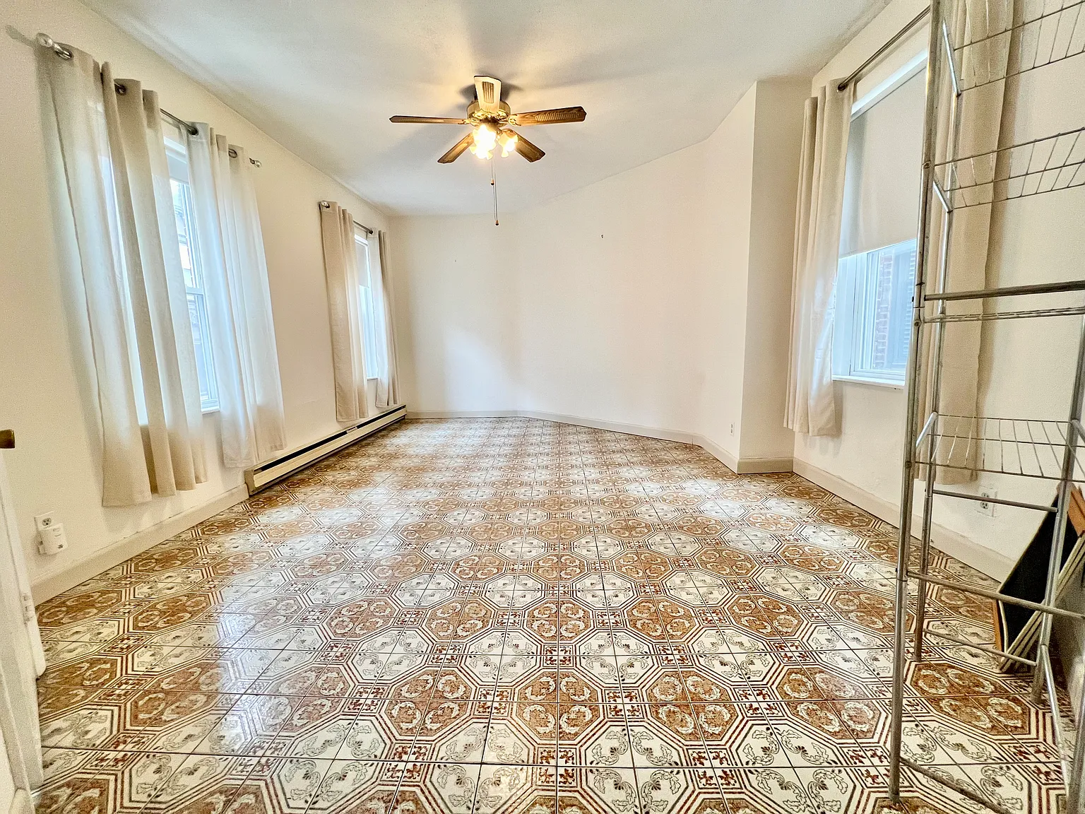 2 bed, 9999 sqft, $2,950 — Photo 2